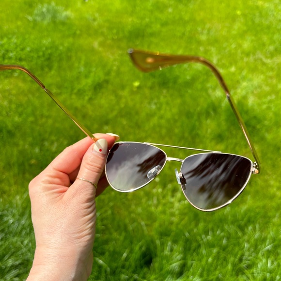 Levi’s aviator sunglasses - Picture 2 of 3
